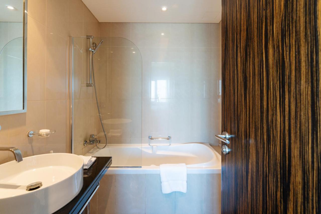 Royal Club By Rvhr, Bonnington Residential Tower - Jlt Apartment ดูไบ ภายนอก รูปภาพ